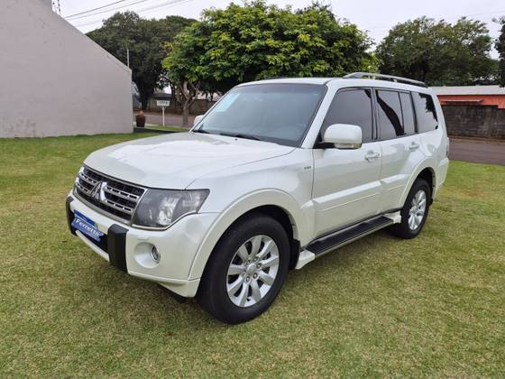 MITSUBISHI PAJERO FULL 3.2 HPE 4X4 16V DIESEL 4P AUTOMÁTICO MITSUBISHI PAJERO FULL 3.2 HPE 4X4 16V DIESEL 4P AUTOMÁTICO